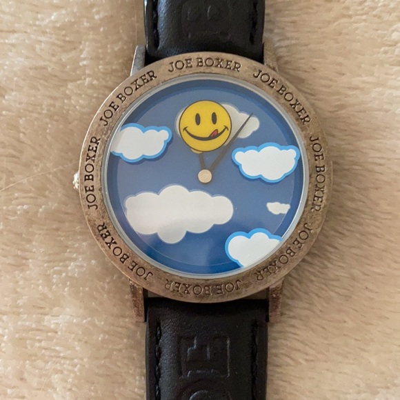 VINTAGE NEW JOE BOXER ROTATING SMILEY FACES w/CLOUDS WATCH w/LEATHER BAND UNISEX - Picture 1 of 9
